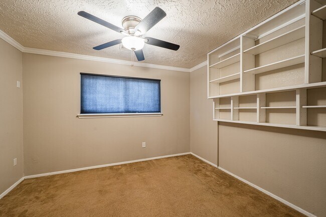 Building Photo - 10422 Gulfstream Ln