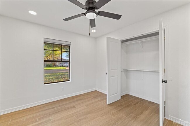 Building Photo - 104 Aldrin St