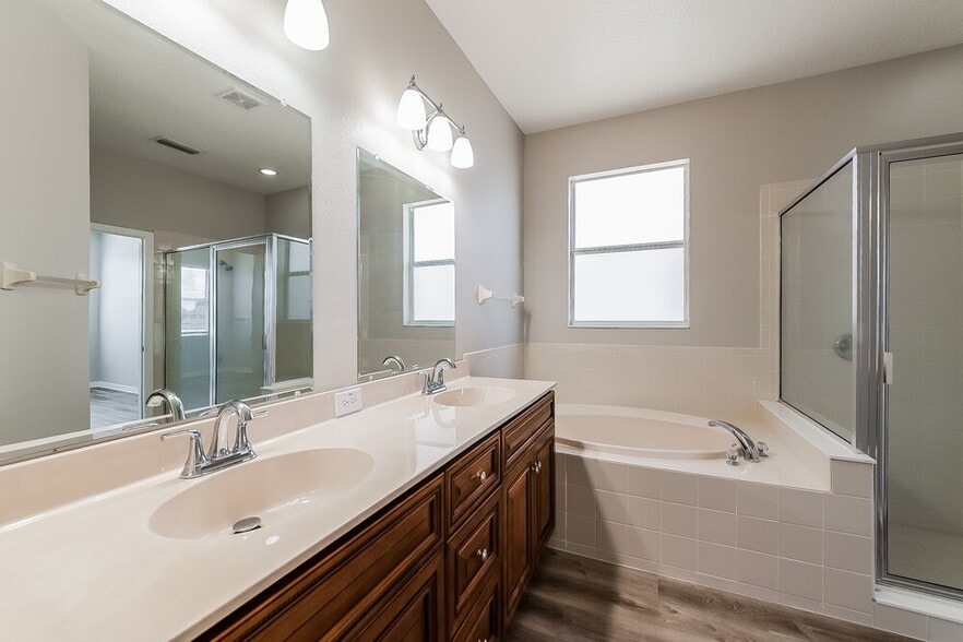 Building Photo - 5110 Clover Mist Dr
