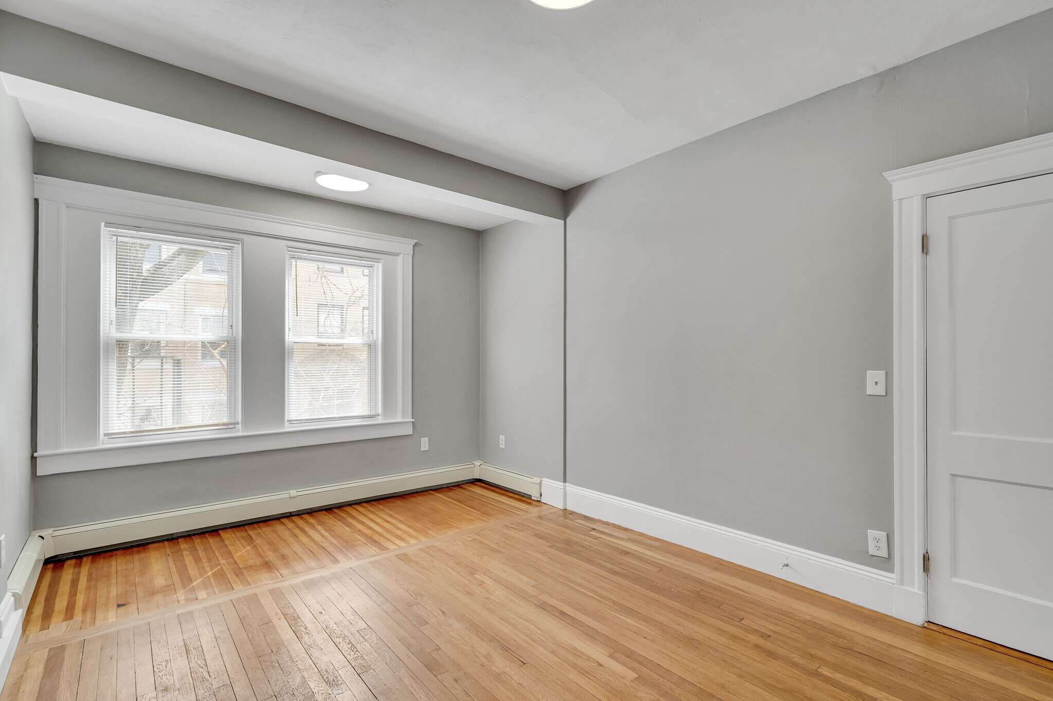 Building Photo - 142 Sutherland Rd