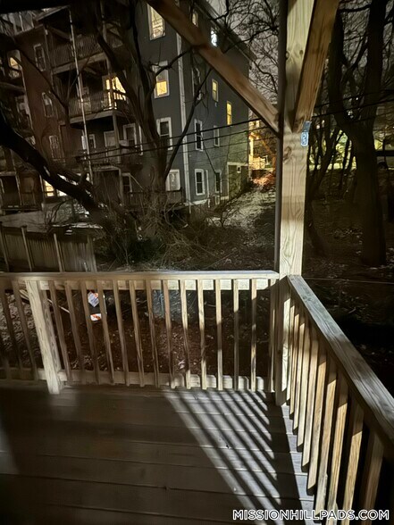 Building Photo - 74 Hillside St