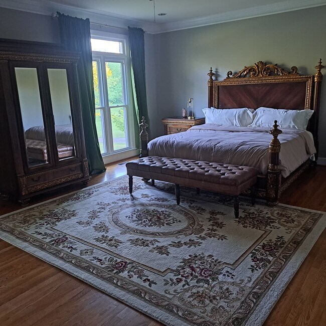 Building Photo - FURNISHED 6500 SQ FT MANSION (SHORT TERM / INSURANCE)