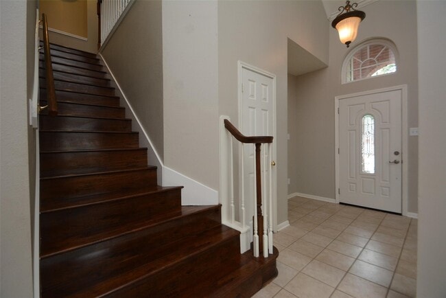 Building Photo - 5327 Willow Knoll Ct