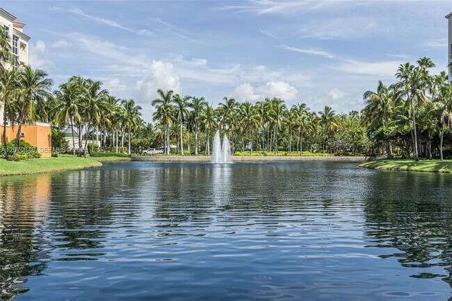 Building Photo - 731 Crandon Blvd