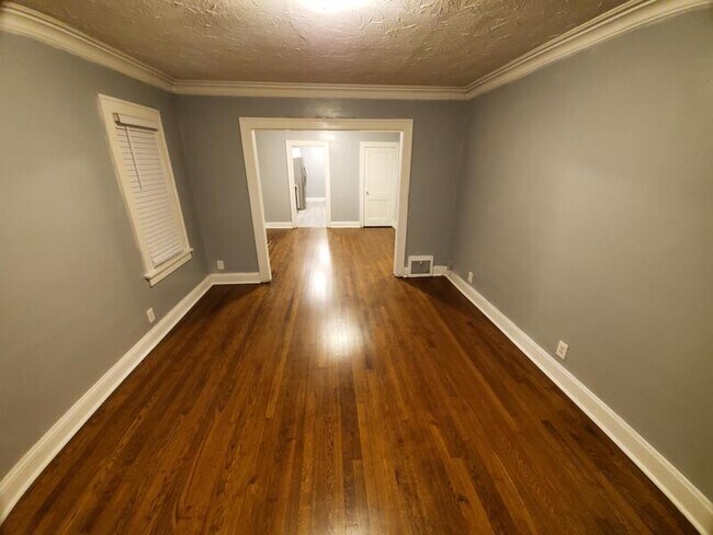 Building Photo - 1192 E 66 St