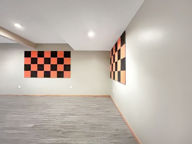 Building Photo - 13821 Edgewood Ave