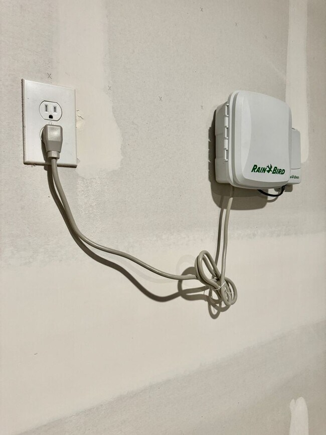 Building Photo - Newer Build in Frenship District! Beautiful 3/2/2 with Fridge and Sprinkler System!