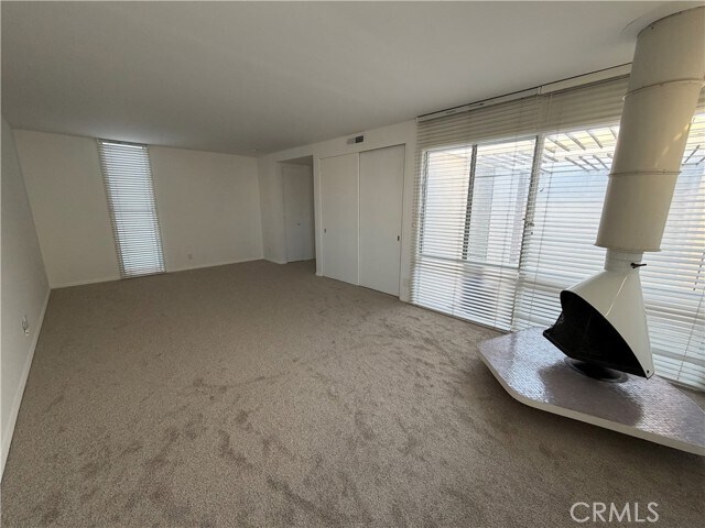 Building Photo - 321 Coral Ave