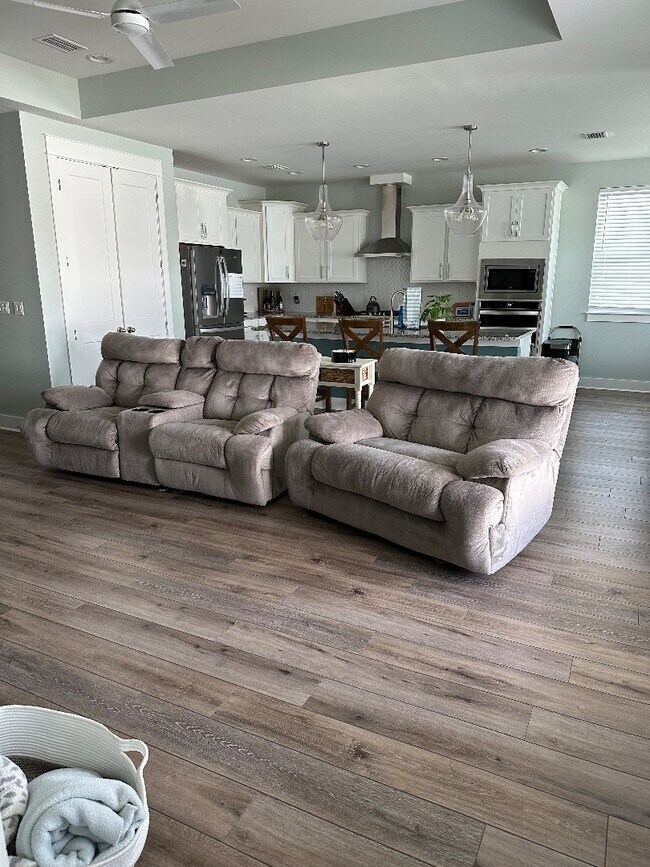 Building Photo - 409 Mill Point Ln