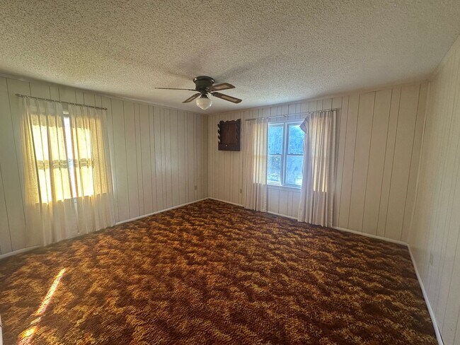 Building Photo - Charming 3-Bedroom, 2-Bath Home in Peacefu...
