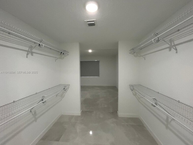 Building Photo - 14568 SW 261st Ter