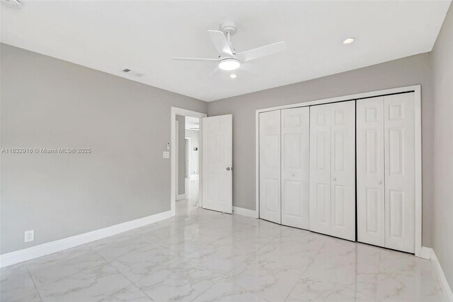 Building Photo - 320 NW 51st Ct
