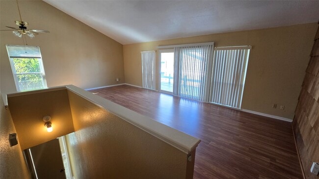 Building Photo - 135 April Point Dr N