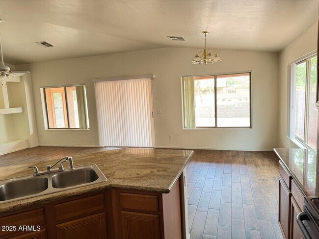Building Photo - 2529 W Darrel Rd