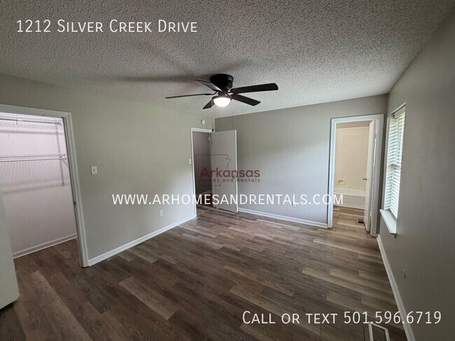 Building Photo - 1212 Silver Creek Dr