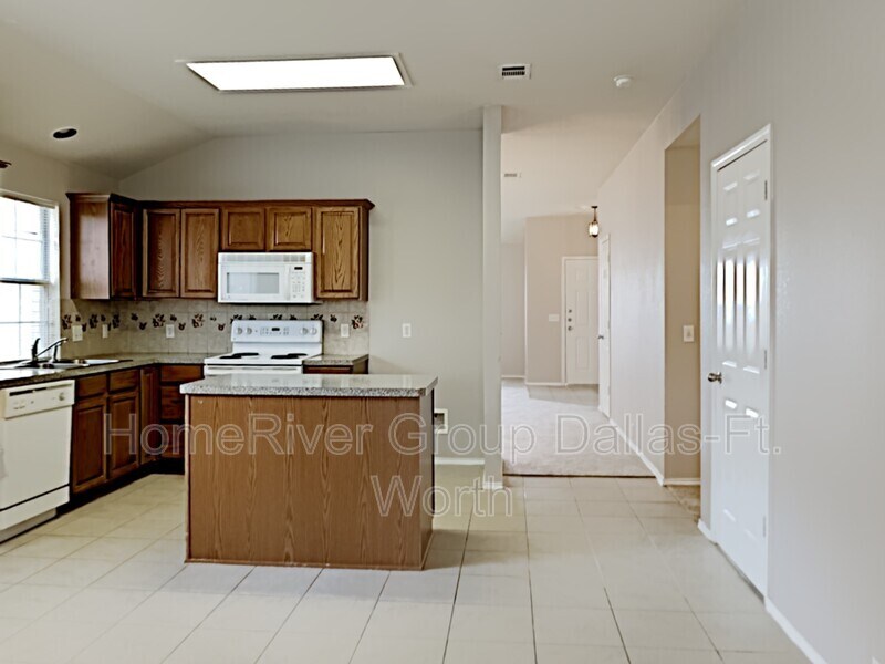 Building Photo - 8544 Orleans Ln
