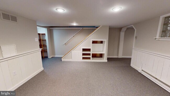 Building Photo - 72 Whethersfield Cir