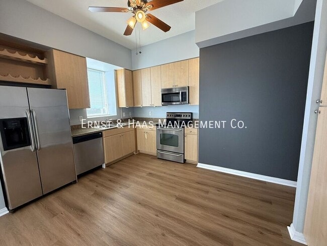 Building Photo - 388 E Ocean Blvd