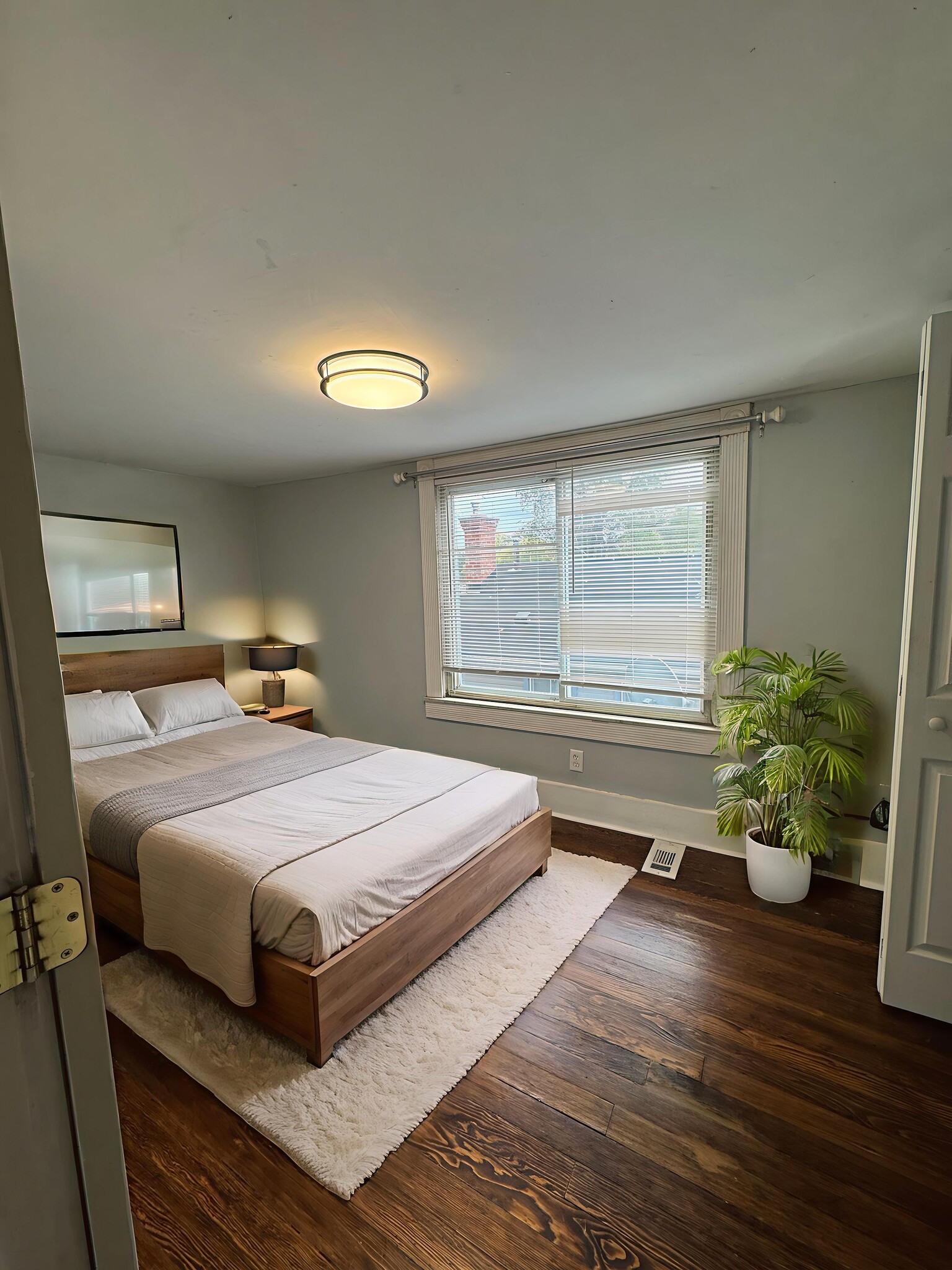 Building Photo - 1525 Wyandotte Ave