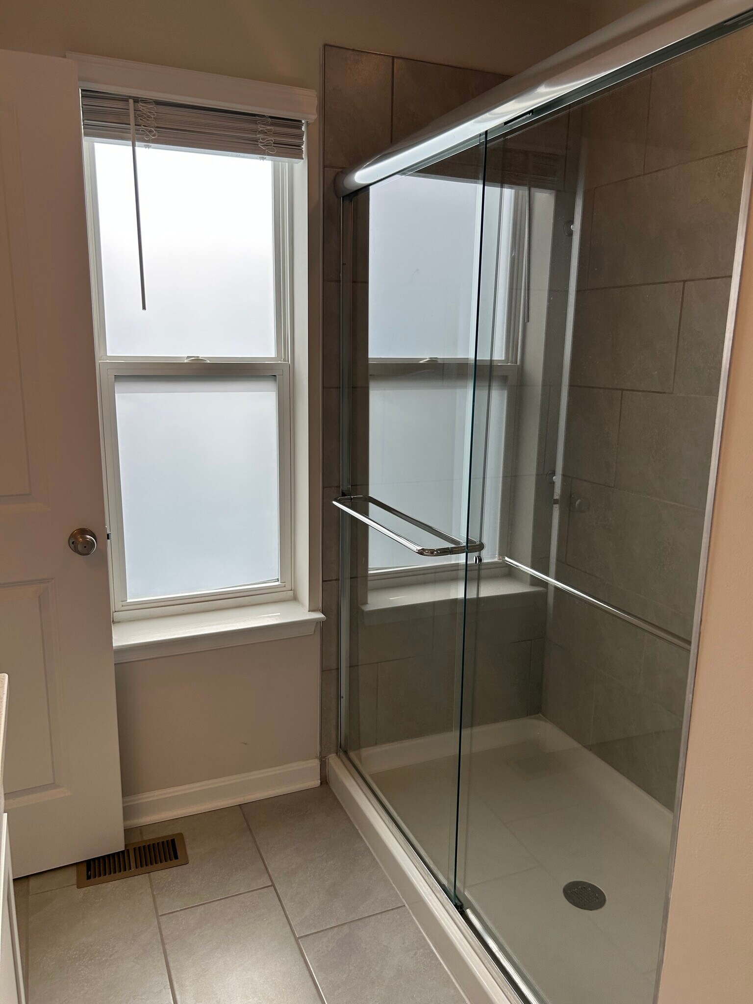 Primary Bath - 813 Bond St