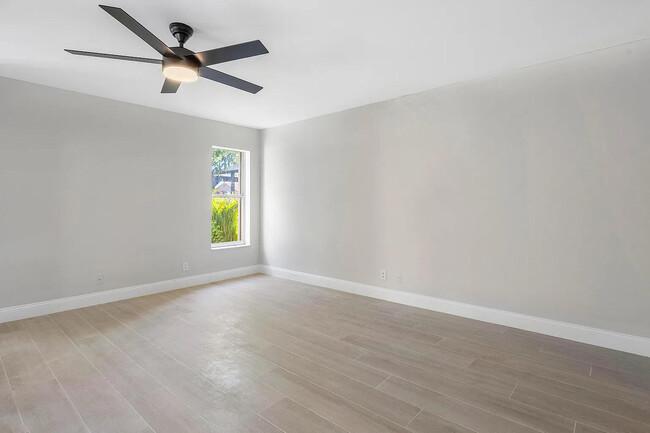 Building Photo - 8031 Nadmar Ave