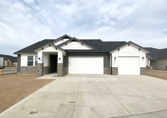 Primary Photo - 3 br, 2 bath House - 8934 E Sego Lily Dr