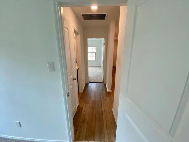 Building Photo - 1701 Madison Dr