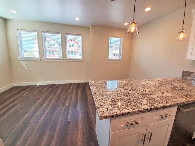 Building Photo - Contemporary Greenhaven Home with Private Backyard & Smart Features
