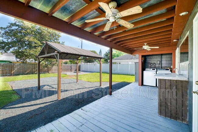 Building Photo - 707 Depugh St