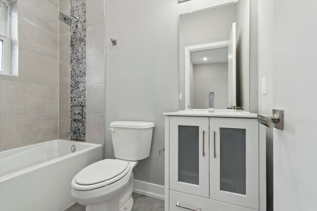 Building Photo - 649 N 35th St