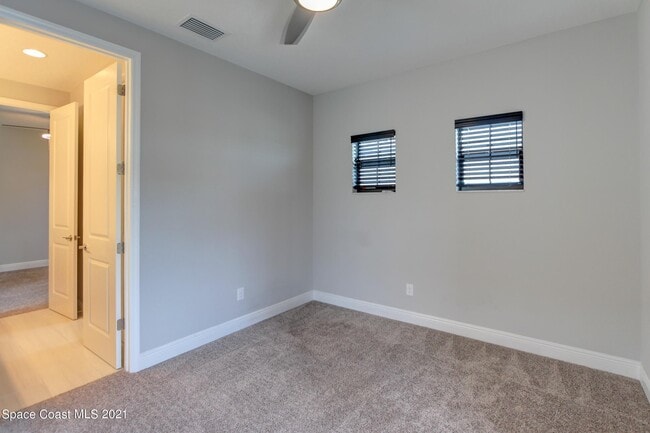 Building Photo - 6903 Vista Hermosa Dr