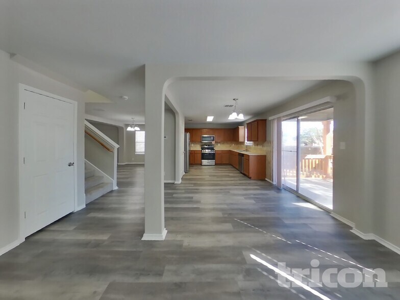 Building Photo - 7034 Daybreak Peaks