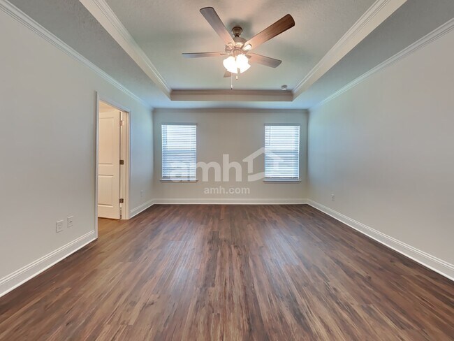 Building Photo - 390 Banyan Frst Dr