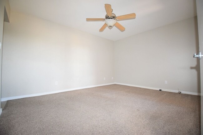 Building Photo - Beautifully remodeled Scottsdale condo bac...