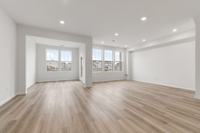 Building Photo - 672 Switchgrass Wy