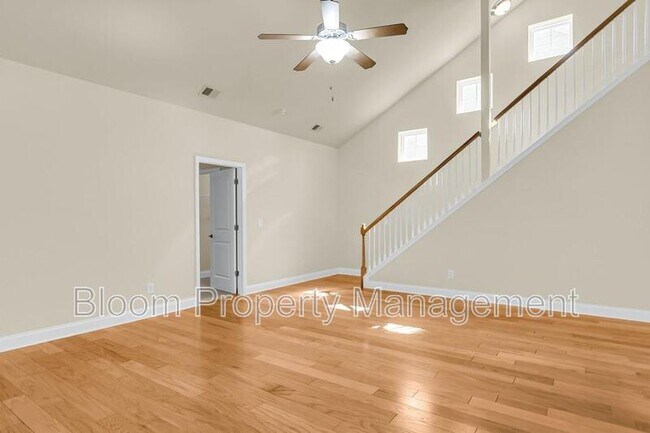 Building Photo - 2649 Lohr Dr