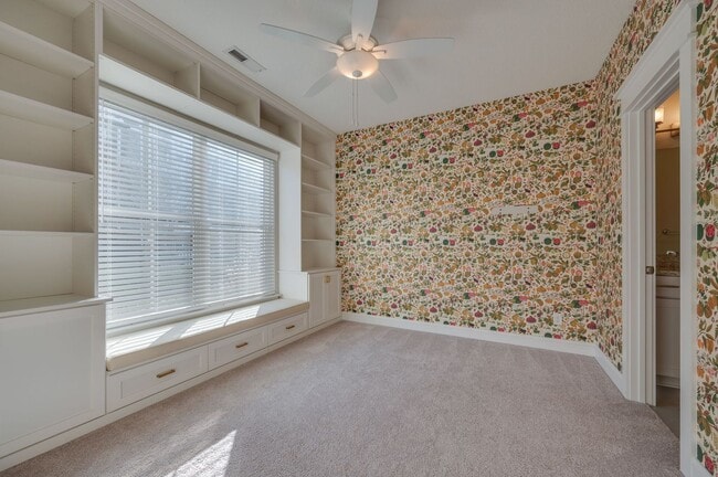 Building Photo - 3BD/3.5BA Immaculate Condo at the Oceanfront!