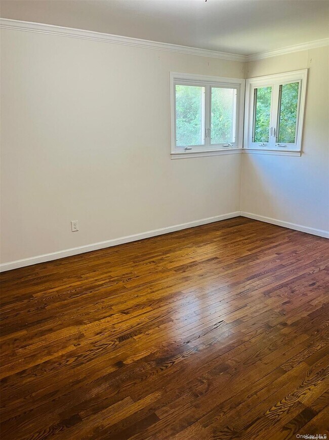 Building Photo - 40 Willets Dr