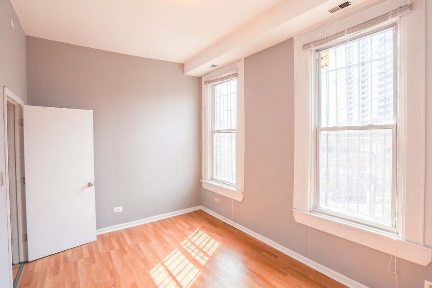 Building Photo - 1578 N Clybourn Ave