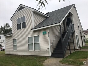 Building Photo - Updated 2 bedroom apartment in Portland no...