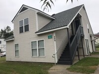 Building Photo - Updated 2 bedroom apartment in Portland no...