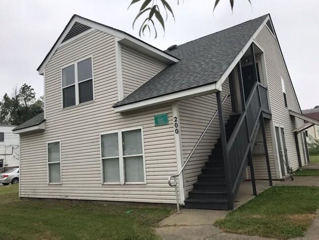Primary Photo - Updated 2 bedroom apartment in Portland no...