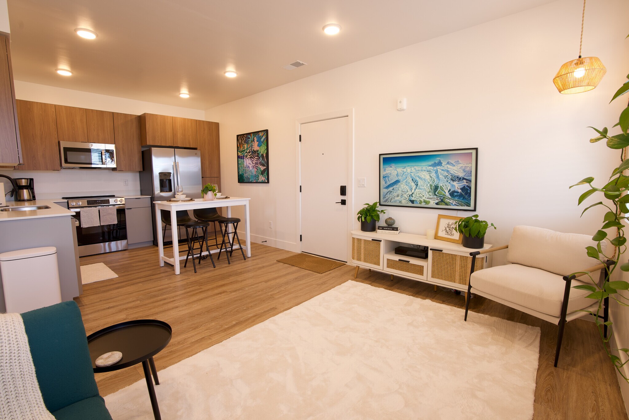 Kitchen/ Entry/Living room - 525 N 1st St