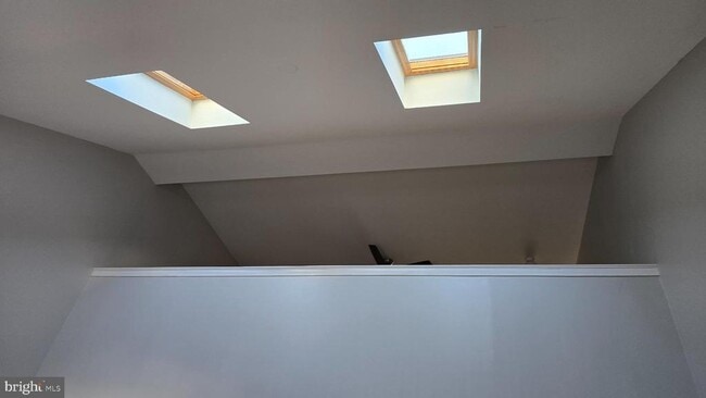 Building Photo - 411 Park Pl Dr