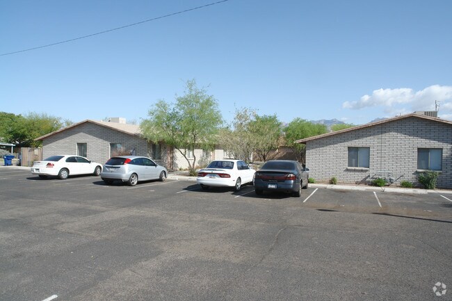 Building Photo - 5739-5751 E Pima St