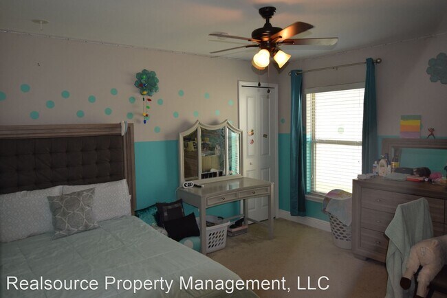 Building Photo - 4 br, 3 bath House - 32107 Spring Meadow Ct.