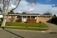 Building Photo - Beautiful home. Apply today!