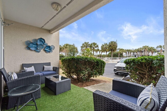 Building Photo - 300 Gulf Shore Dr