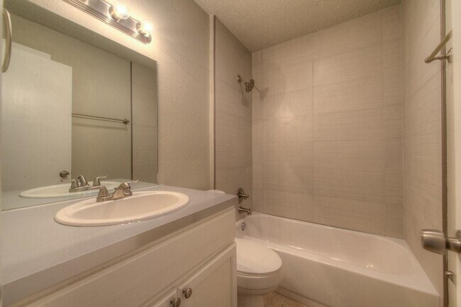 Building Photo - 2412 Burleson Ct