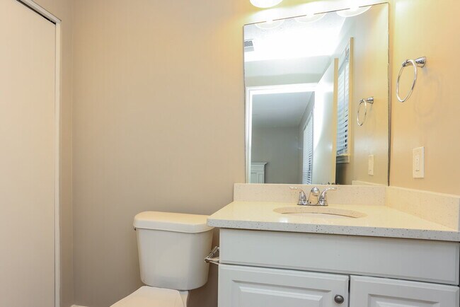 Building Photo - 3721 Riverside Pkwy